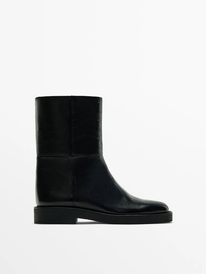 LEATHER ANKLE BOOTS--size 6